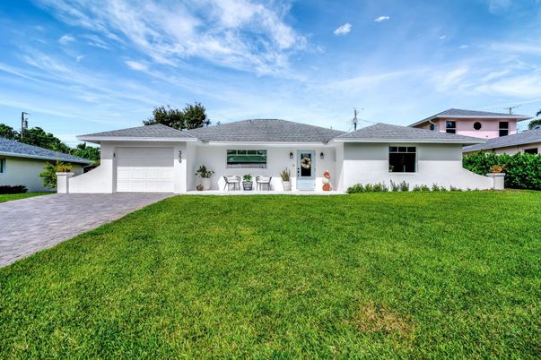 Attached, Backyard, Exterior, Facade, Ranch