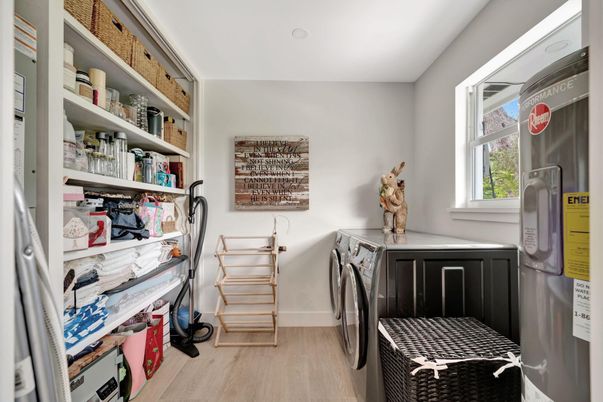 Interior, Washer, Wood Texture Flooring