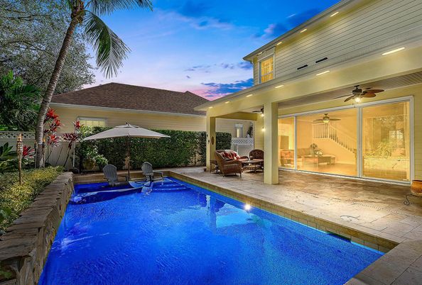 Exterior, Pool