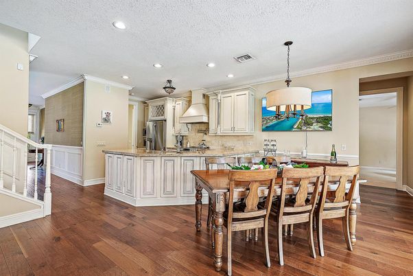 Dining room, Interior, Kitchen, Pendant Lights, Recessed Lighting, Wood Texture Flooring