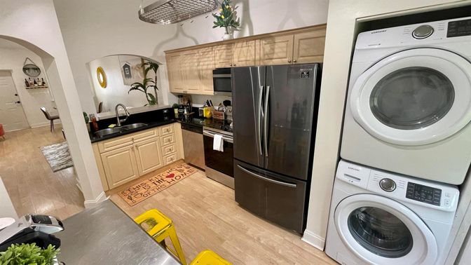 Interior, Kitchen, Washer, Wood Texture Flooring