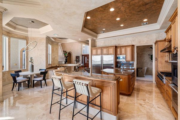 Dining room, Interior, Kitchen, Pendant Lights, Recessed Lighting, Stainless Steel Appliances