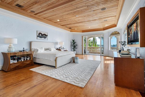 Bedroom, Interior, Recessed Lighting, Wooden Ceilings, Wood Texture Flooring