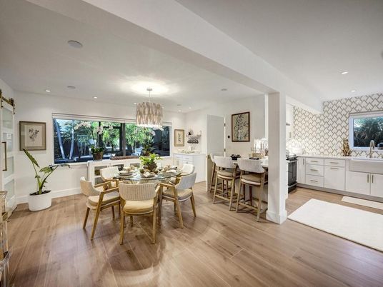 Chandelier, Dining room, Interior, Recessed Lighting, Wood Texture Flooring