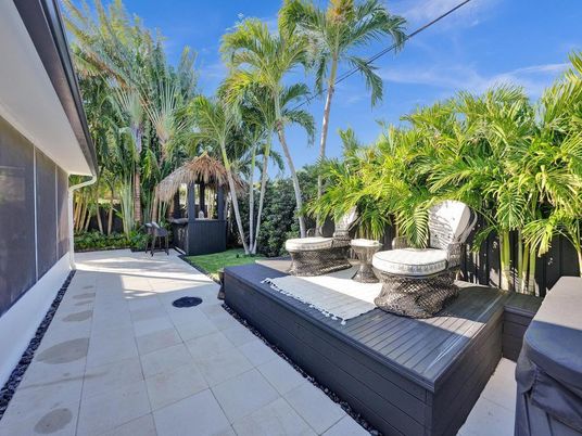 Exterior, Hot Tub