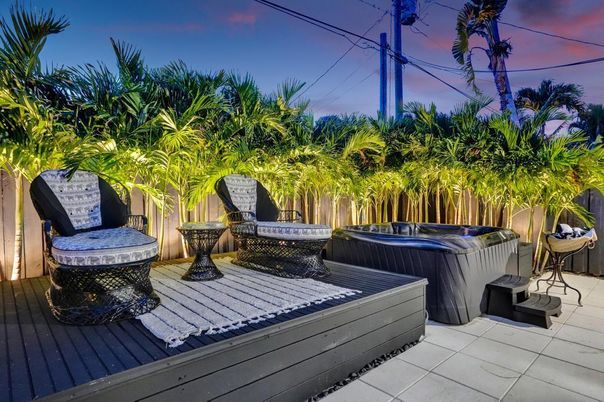 Exterior, Hot Tub