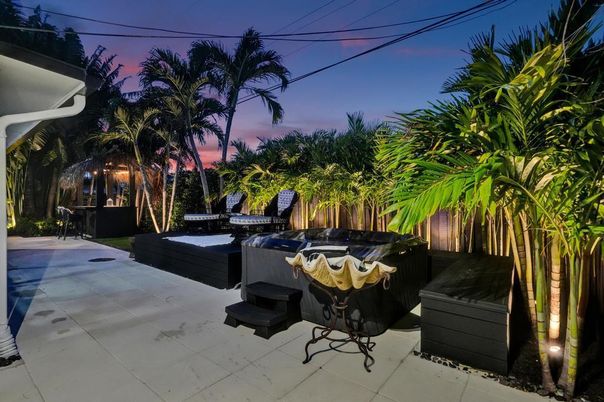 Exterior, Hot Tub