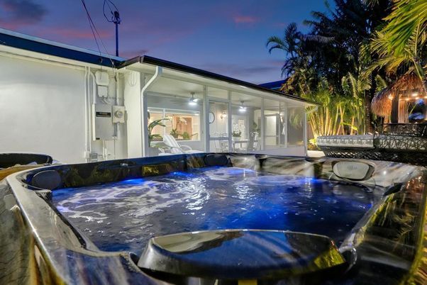 Exterior, Hot Tub