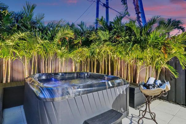 Exterior, Hot Tub