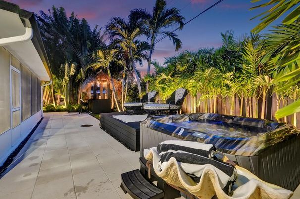 Exterior, Hot Tub
