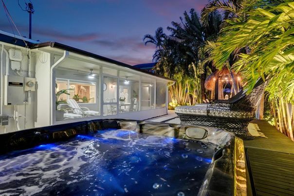 Exterior, Hot Tub