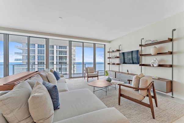 Interior, Living room, Water