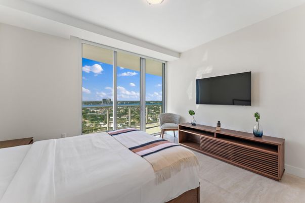 Bedroom, Interior, Water