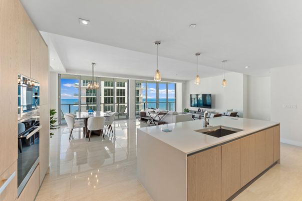 Dining room, Interior, Kitchen, Pendant Lights, Recessed Lighting, Water