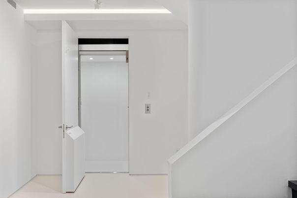 Elevator, Interior