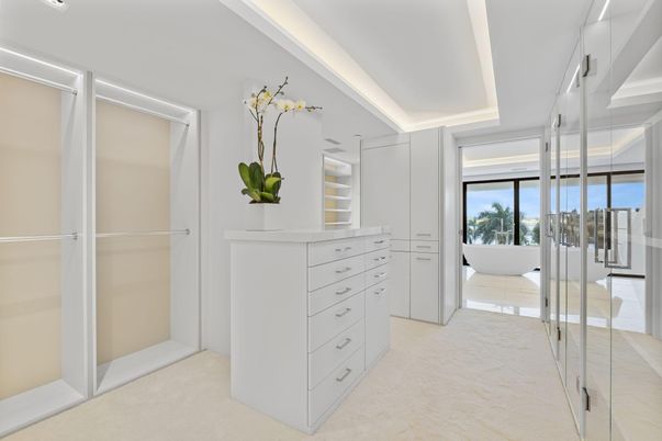 Bathroom, Free Standing Baths, Interior, Walk-in Closets
