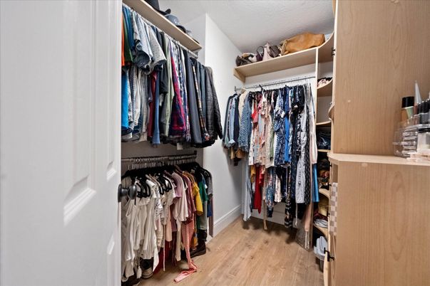 Interior, Walk-in Closets, Wood Texture Flooring