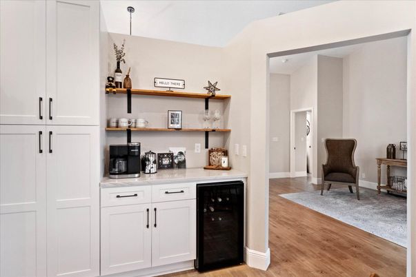 Interior, Pendant Lights, Wood Texture Flooring