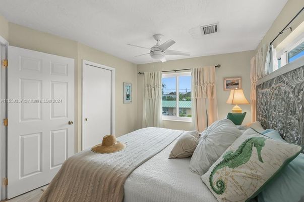 Bedroom, Interior, Water, Wood Texture Flooring