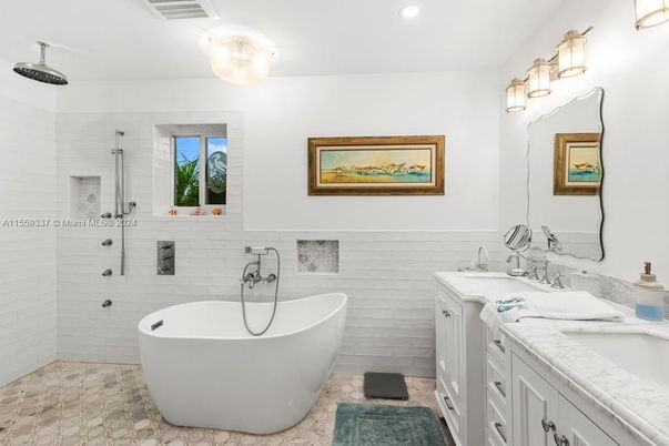Bathroom, Dual Sink Vanities, Free Standing Baths, Interior, Recessed Lighting
