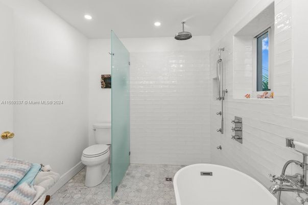 Bathroom, Free Standing Baths, Glass Shower, Interior, Recessed Lighting