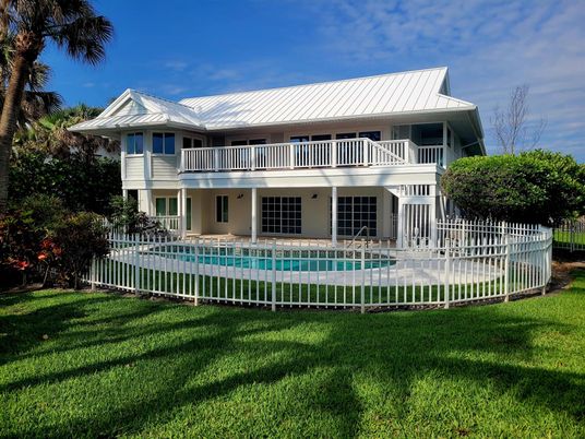 Backyard, Exterior, Facade, Pool, Queen Anne Victorian