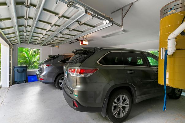 Garage, Interior