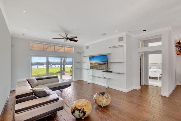 Interior, Living room, Recessed Lighting, Wood Texture Flooring