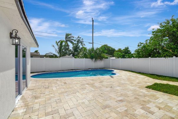 Exterior, Pool