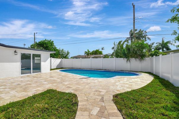 Exterior, Pool