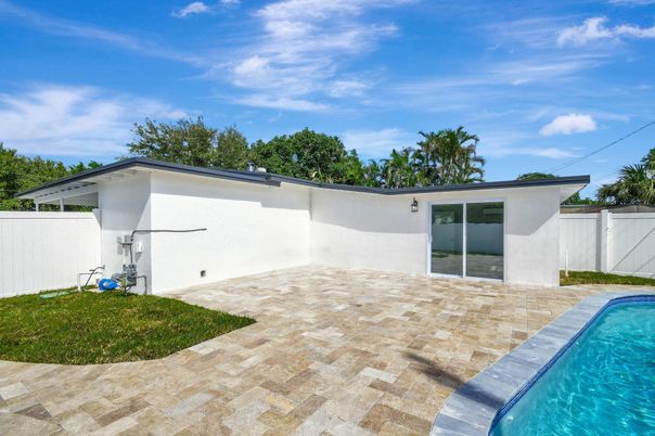 Exterior, Pool