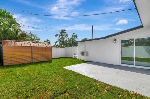 Backyard, Exterior