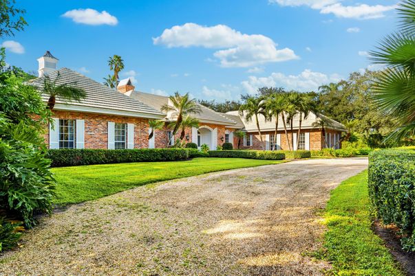 Backyard, Exterior, Facade, Brick Facade, French Provincial