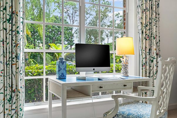 Home Office, Interior
