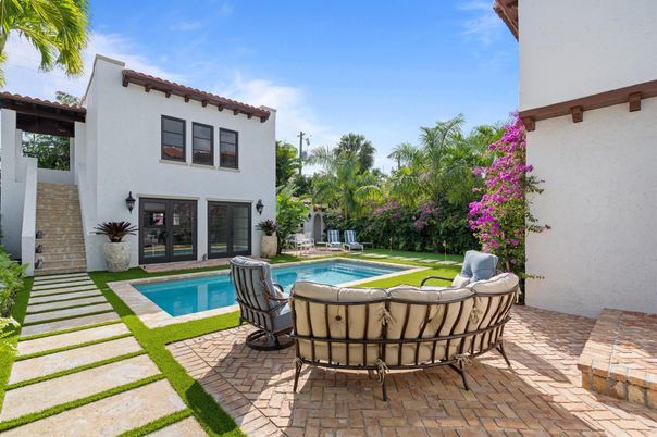 Exterior, Pool