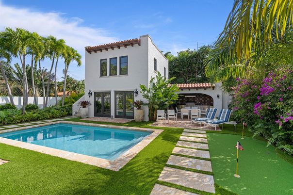 Exterior, Pool