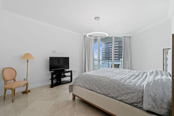 Bedroom, Interior, Pendant Lights