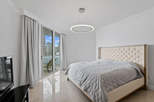 Bedroom, Interior, Pendant Lights