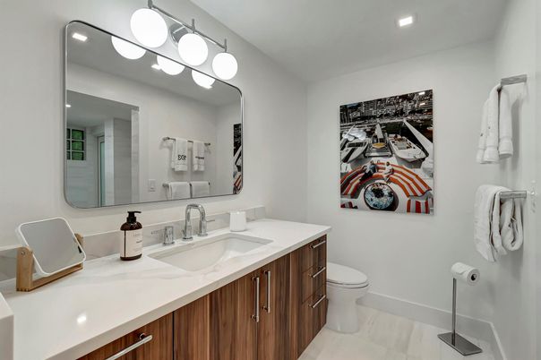 Bathroom, Dual Sink Vanities, Interior, Recessed Lighting