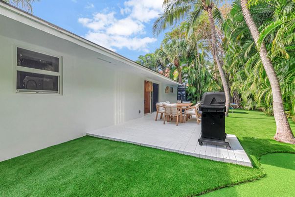 Backyard, Exterior