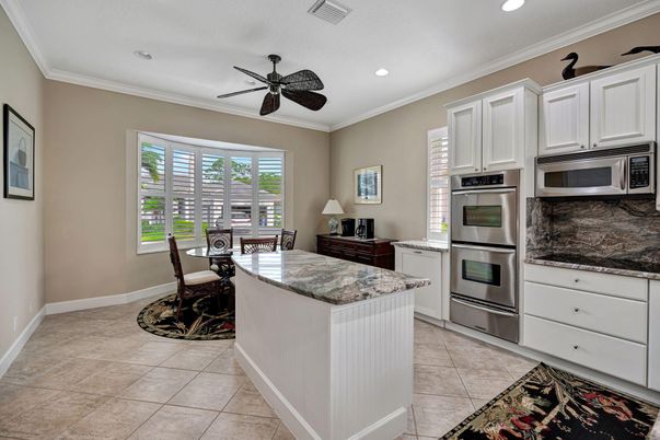 Dining room, Interior, Kitchen, Recessed Lighting, Stainless Steel Appliances