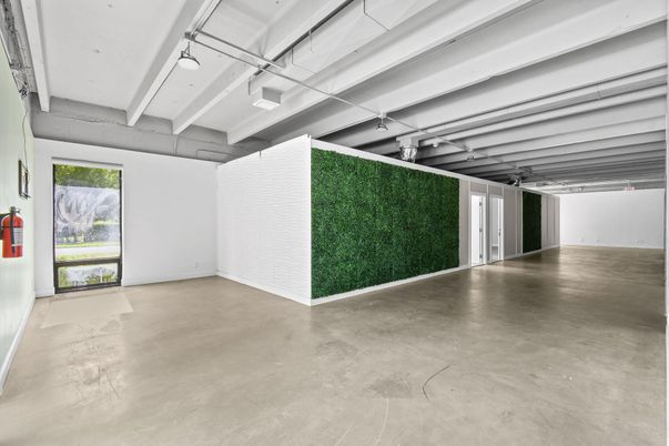 Garage, Interior