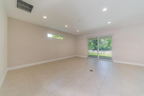 Empty room, Interior, Recessed Lighting