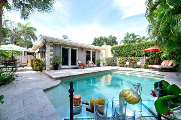 Exterior, Pool