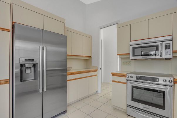 Interior, Kitchen, Stainless Steel Appliances