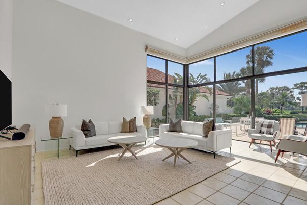 Interior, Living room, Recessed Lighting, Sun Room