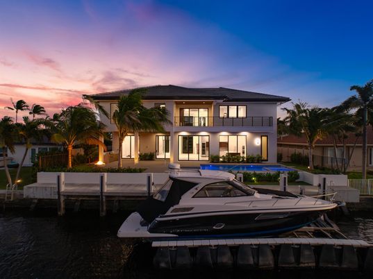 Exterior, Lake, Pool
