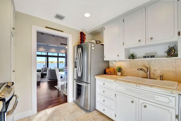 Interior, Kitchen, Living room, Recessed Lighting, Wood Texture Flooring
