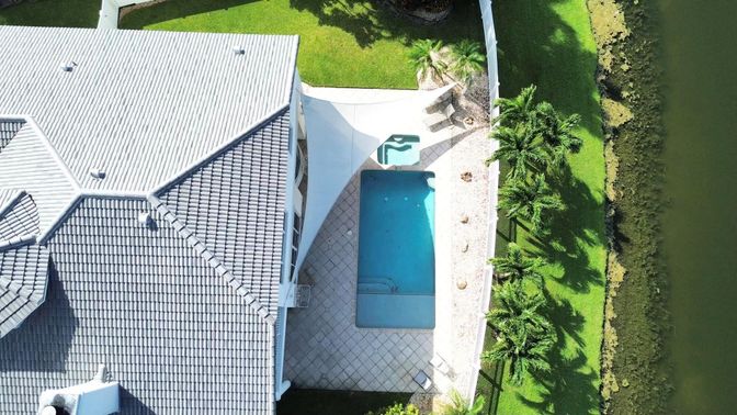 Exterior, Drone