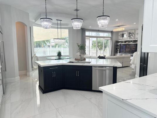 Chandelier, Interior, Kitchen, Living room, Pendant Lights, Recessed Lighting, Stainless Steel Appliances